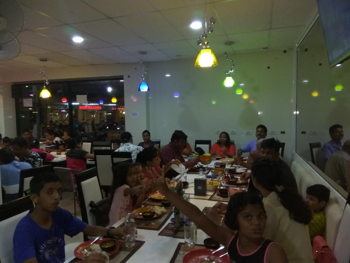 Hari Om Delhi Darbar 호텔 파타야 외부 사진